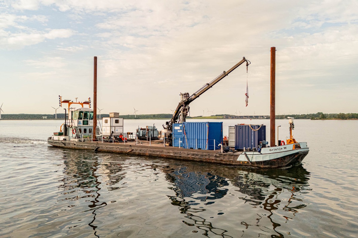 Plaatsing meetinstrumenten grondwaterstand Wiertsema & Partners