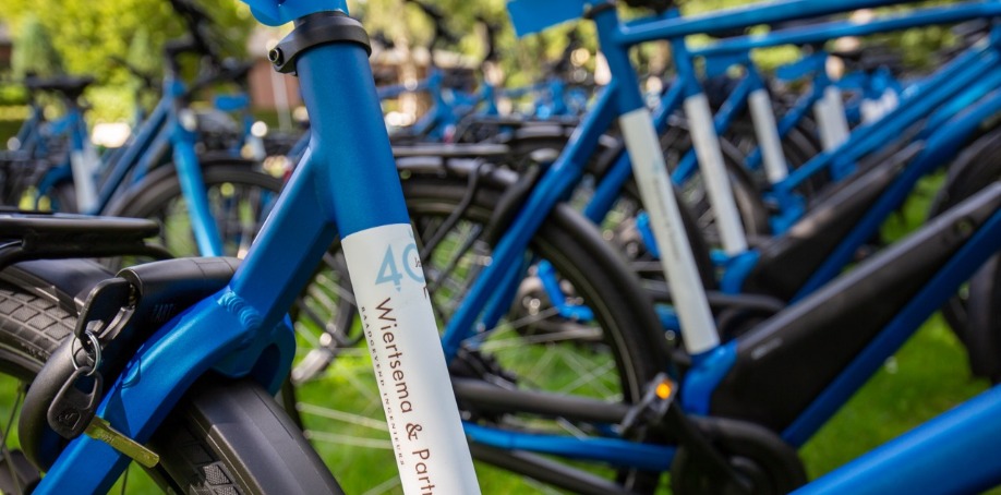 Alle medewerkers van Wiertsema & Partners een gloednieuwe E-bike! | Wiertsema & Partners
